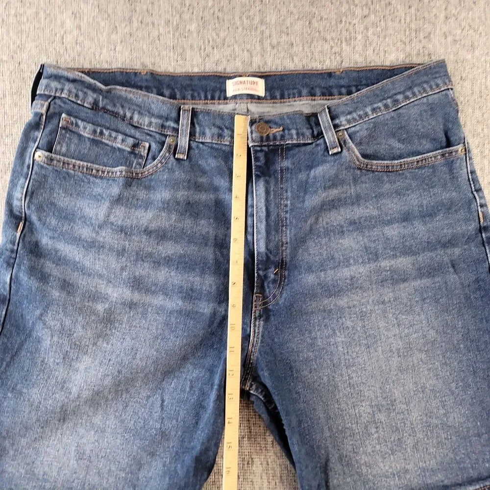Signature by Levi Strauss Men's Denim Shorts Size 38 Blue Faded Jean Loose Fit